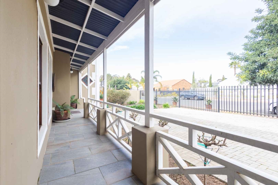 4 Bedroom Property for Sale in Panorama Western Cape